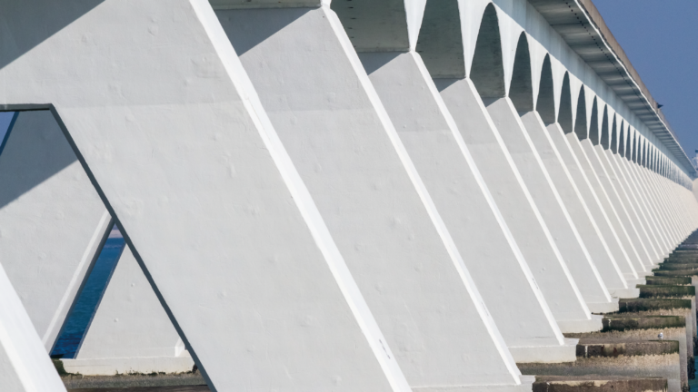 Various concrete columns that support a bridge